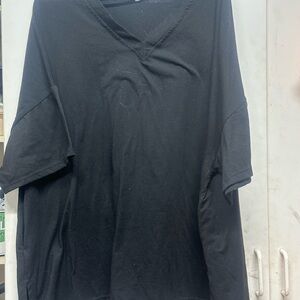 Women’s 2x black top